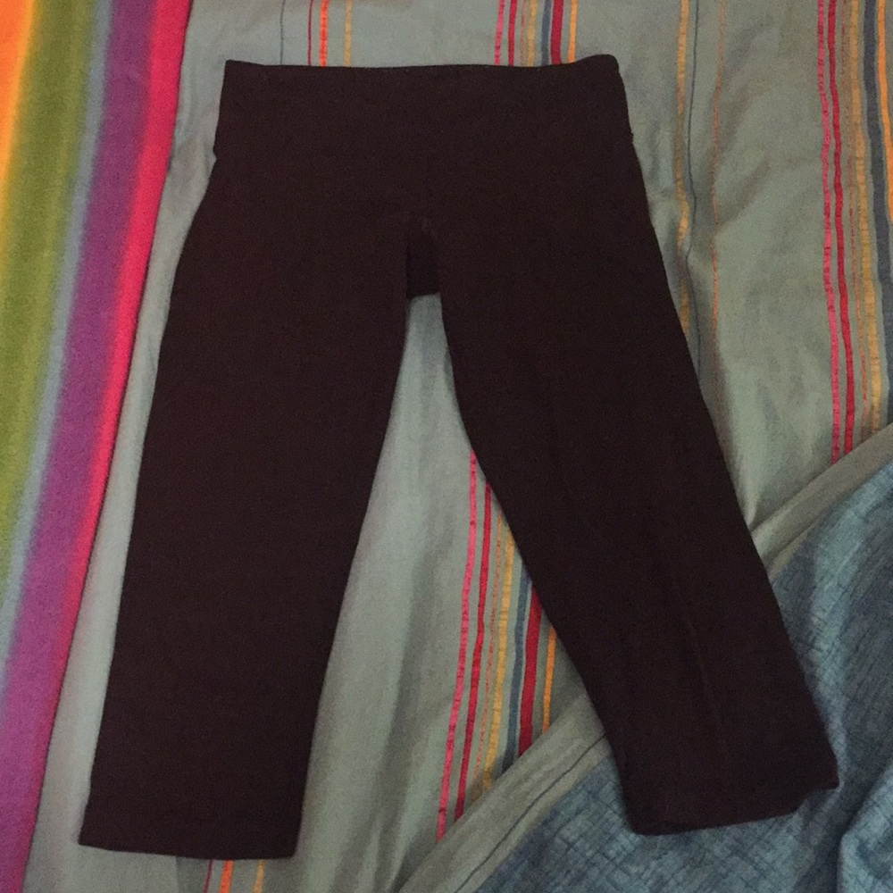 Black Lululemon crops